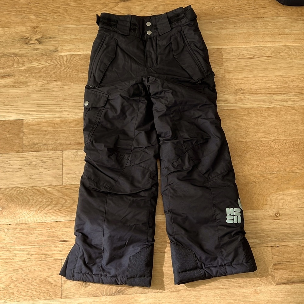 Columbia kid’s Bugaboo ski pants. Size 6-7. Black. Adjustable waist. Barely worn